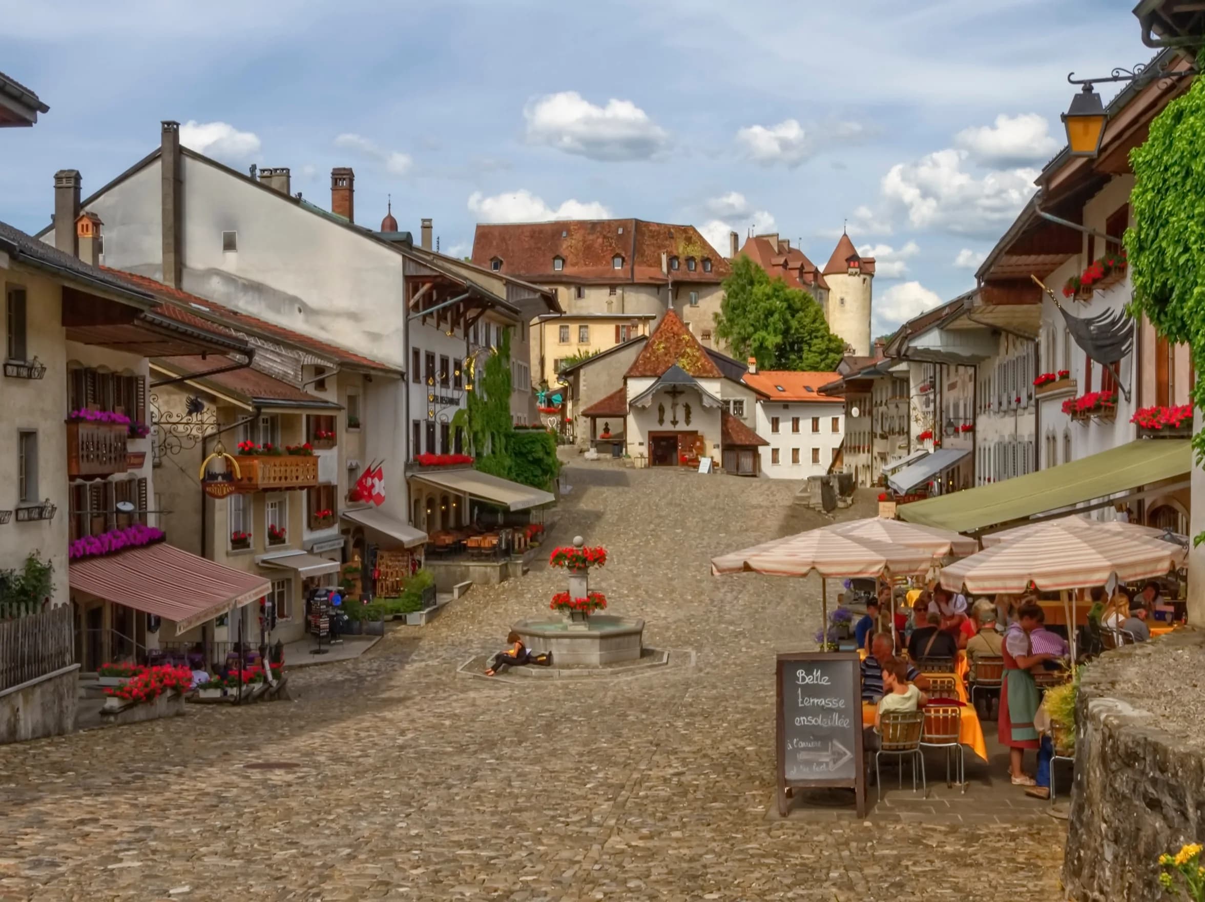Les valeurs de Fiduciaire Fribourg : proximité, transparence et expertise suisse